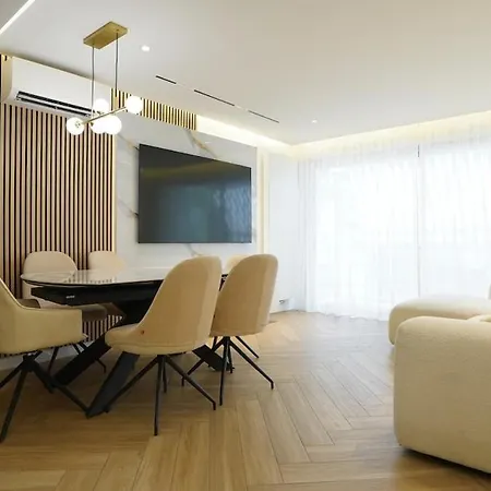 Le Bristol 4 Pieces Luxe Au Centre De Juan Les Pins 昂蒂布