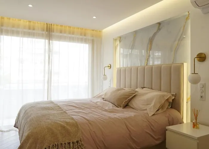 Le Bristol 4 Pieces Luxe Au Centre De Juan Les Pins 公寓