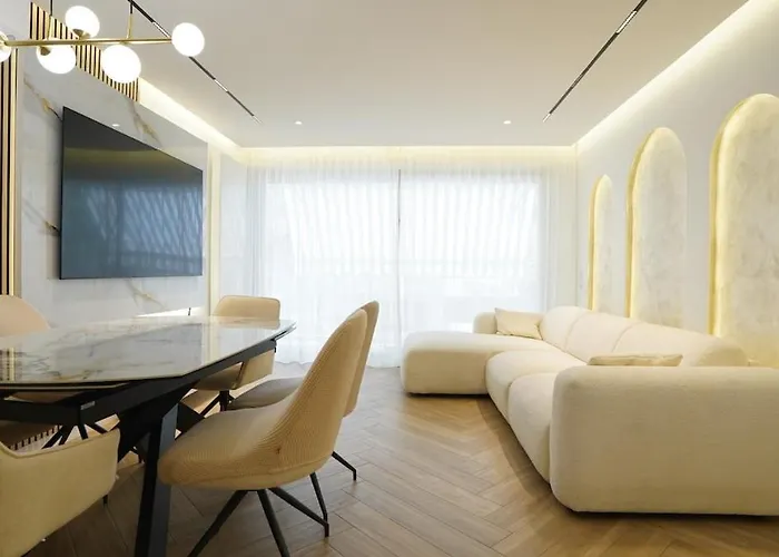 公寓 Le Bristol 4 Pieces Luxe Au Centre De Juan Les Pins 昂蒂布